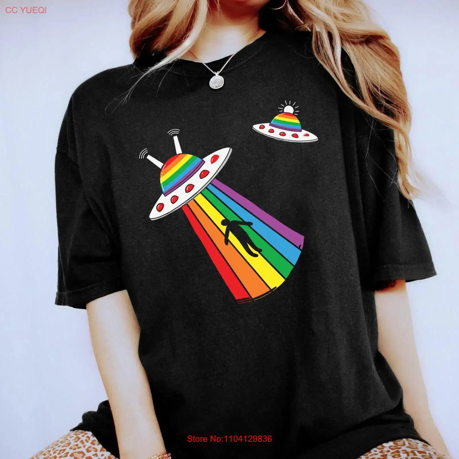 Vintage Queer Fashion - LGBTQ Uzaylı Tişörtü Pride UFO Kaçırma