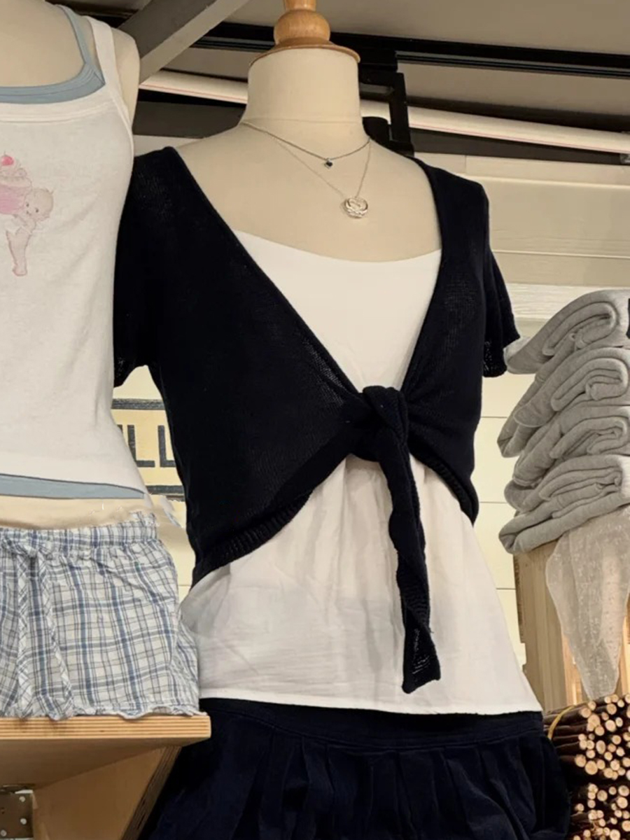 Siyah Kısaltılmış Bağcıklı Hır - Crop Cardigan Vintage incelemesi ve fiyatı
